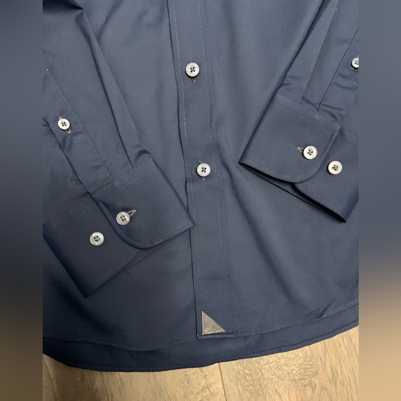 Untuck It. Men’s Navy Medium Long sleeve Button Up - Picture 3 of 3